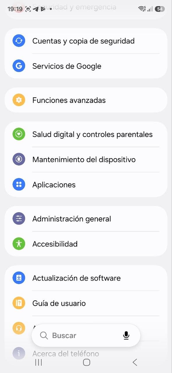 Abre los Ajustes del móvil y pulsa «Aplicaciones».